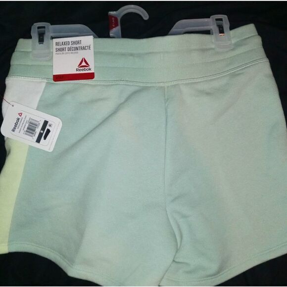 Reebok shorts 🩳 - Picture 2 of 9